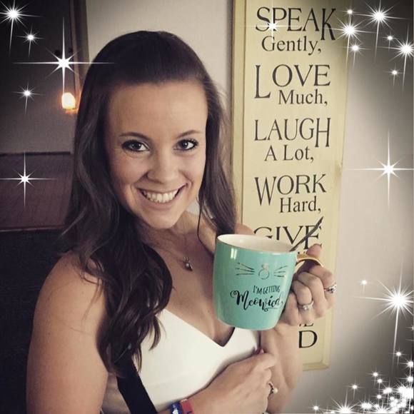 Meet your Posher, Jessica - Picture 1 of 1